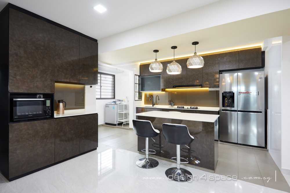 Modern Kitchen with Open Kitchen and Kitchen Backsplash