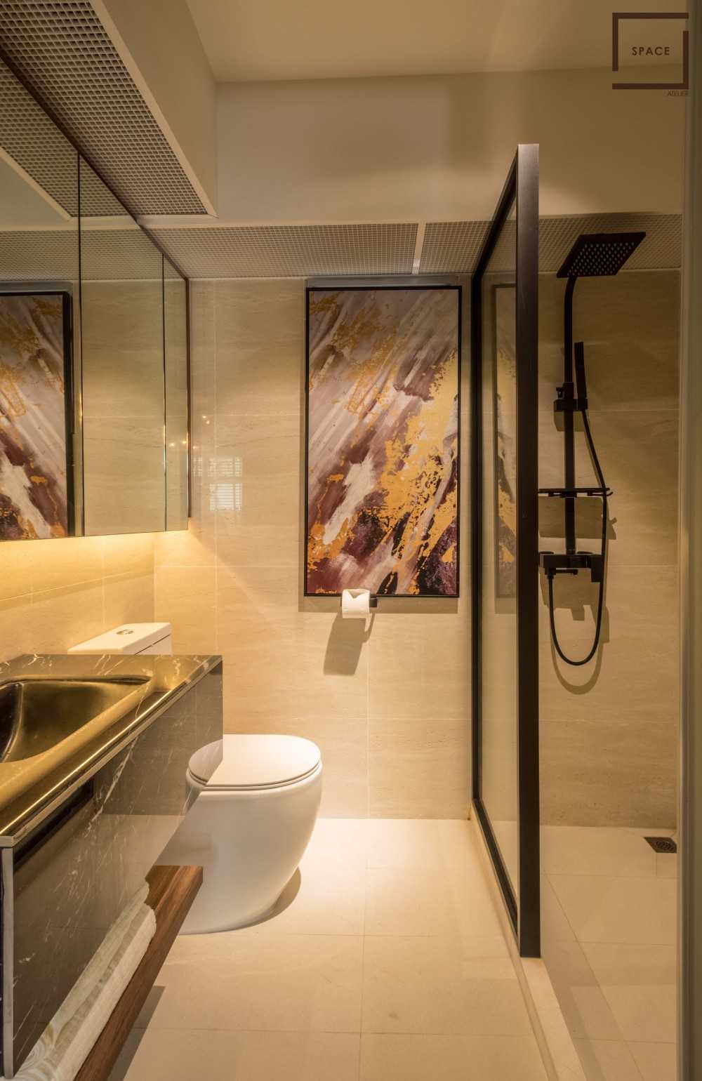 Contemporary Bathroom with Mirror and Shower Screen
