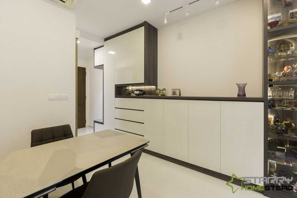 Scandinavian Dining Room with Dining Table and Dining Chairs