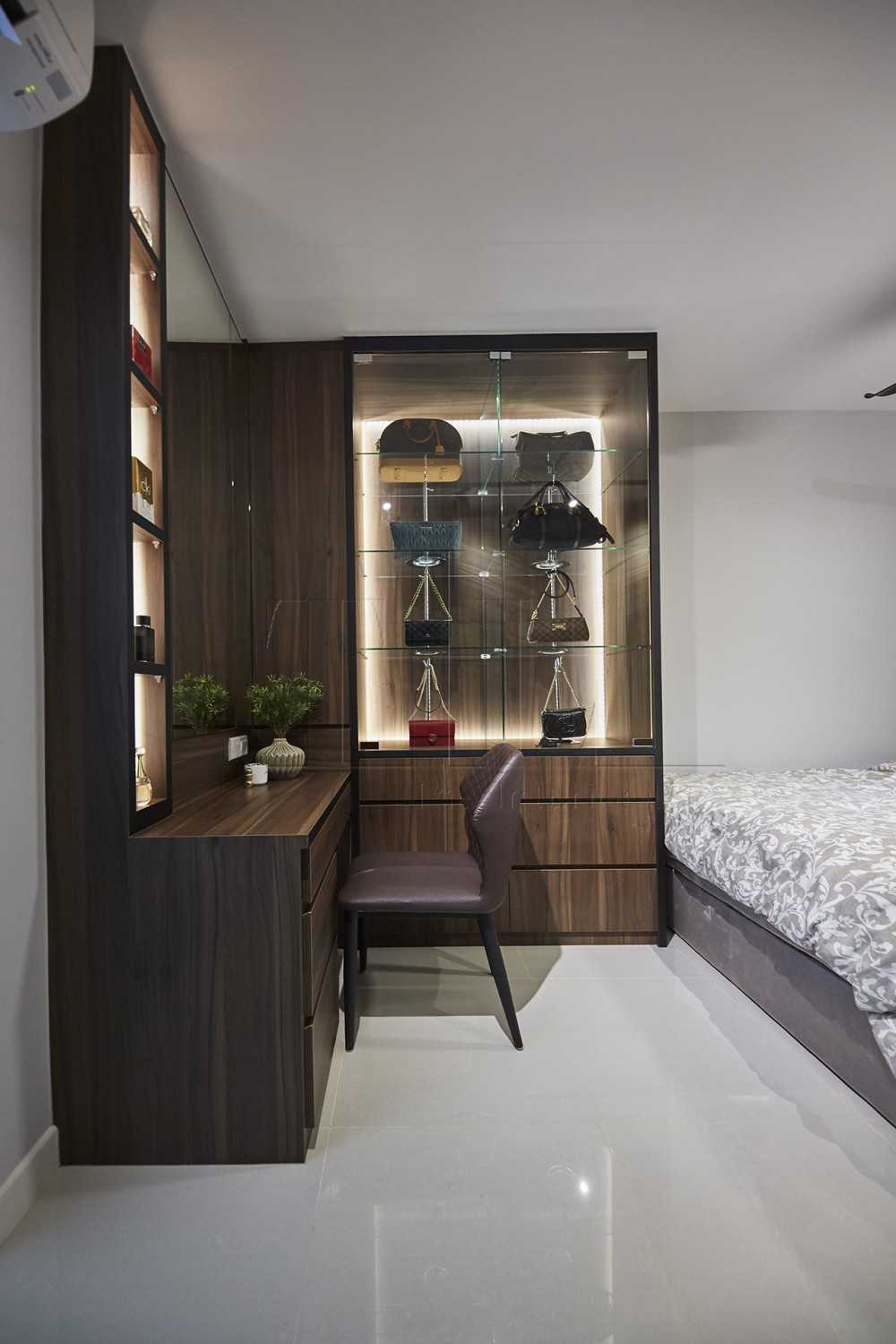Contemporary Bedroom with Homogeneous Tiles and Mirror