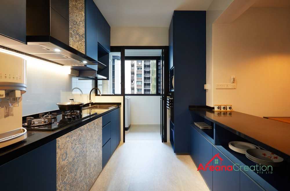 Modern Kitchen with Wood Flooring and Kitchen Window
