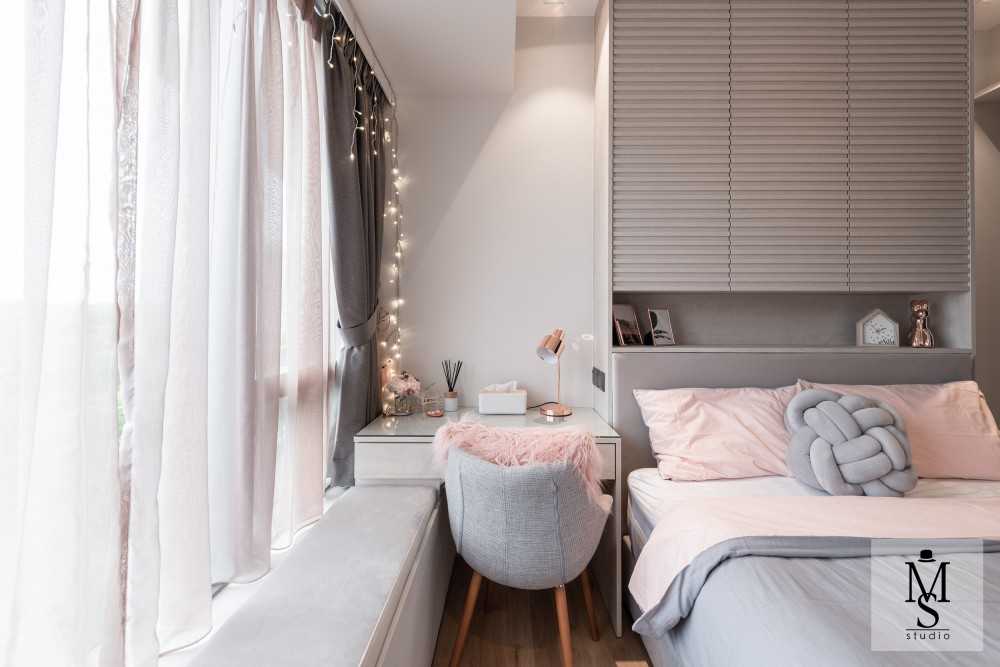 Modern Bedroom with Bay Window and Desk