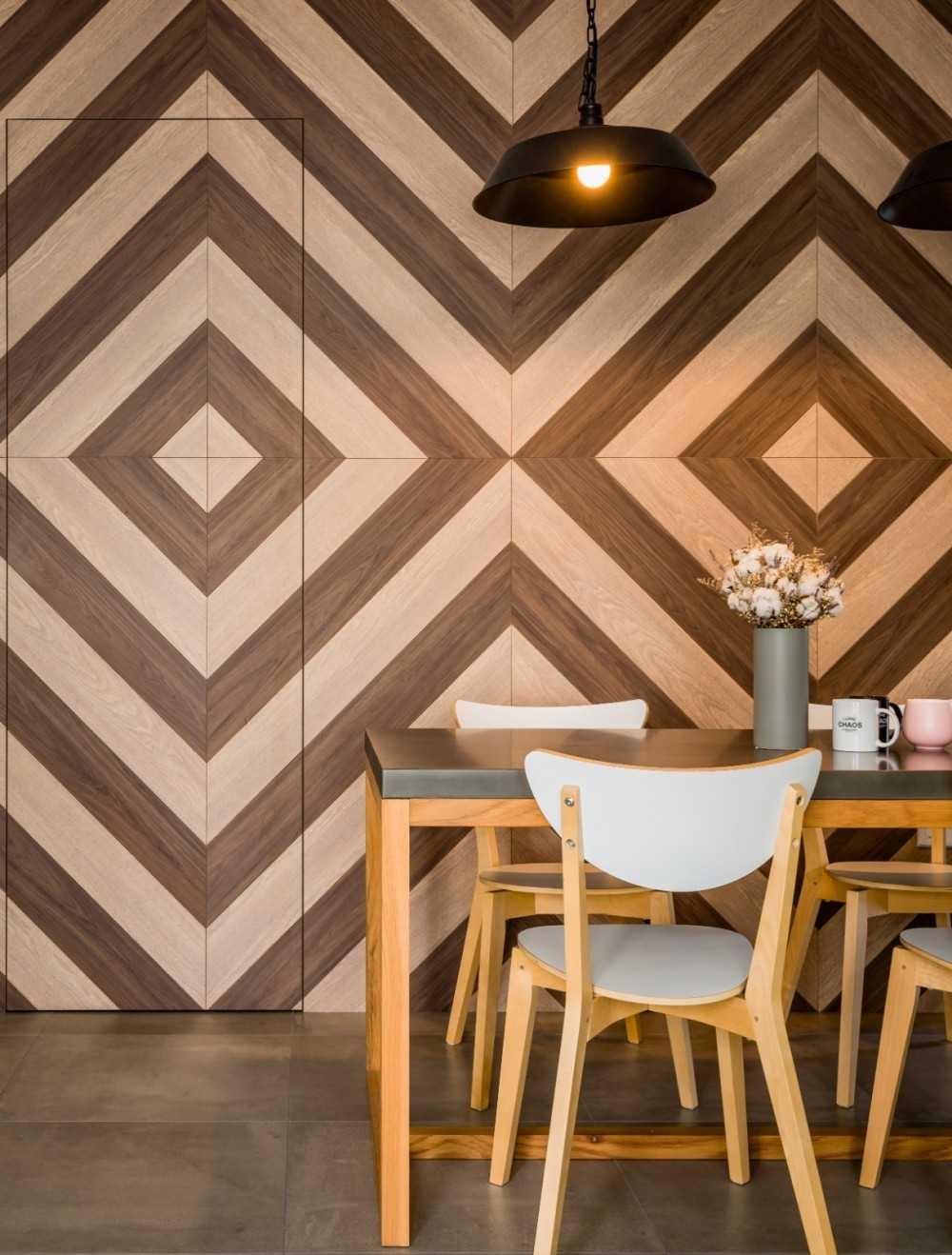 Modern Dining Room with Feature Wall and Dining Table