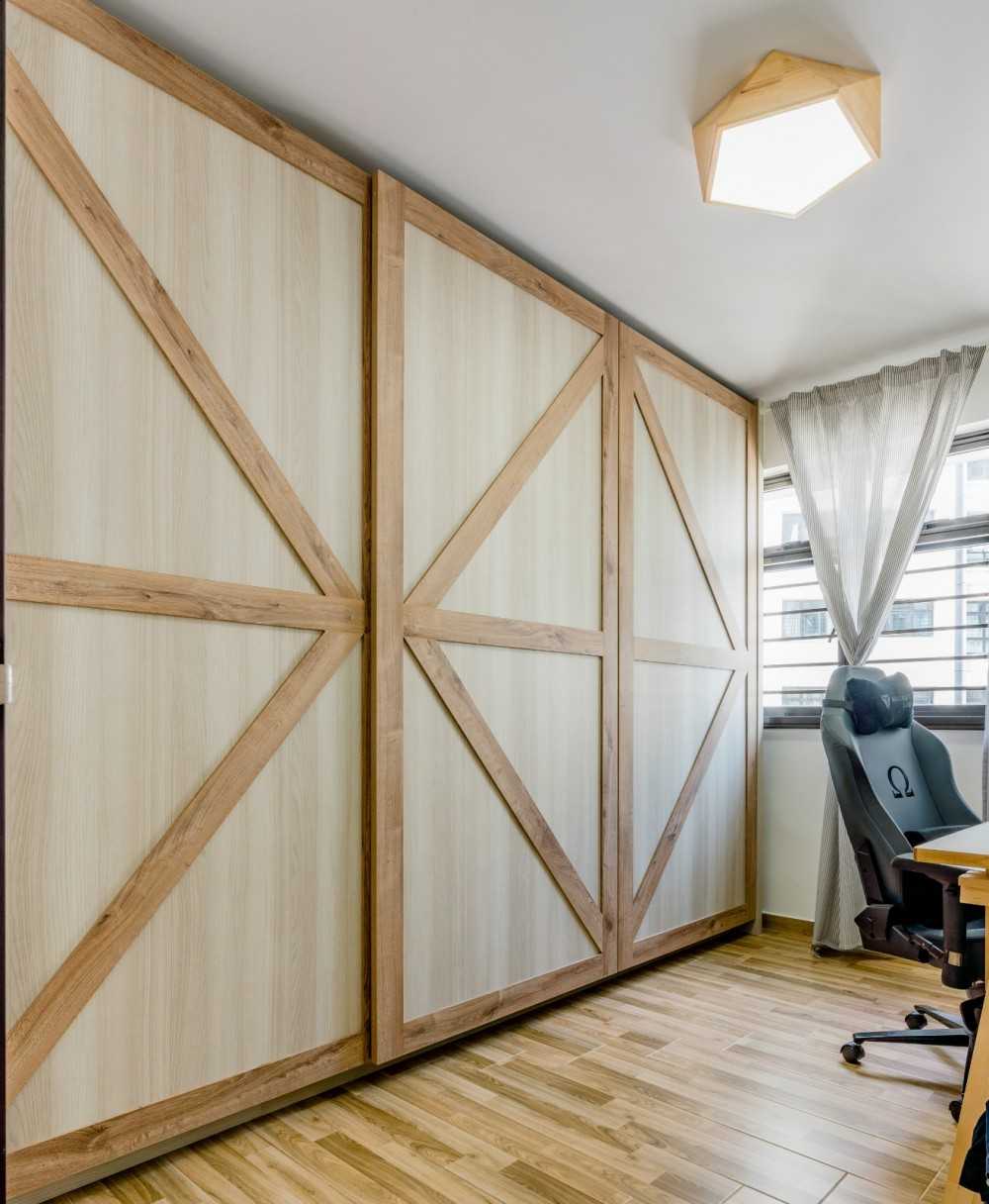 Modern Bedroom with Vinyl Flooring and Wardrobe