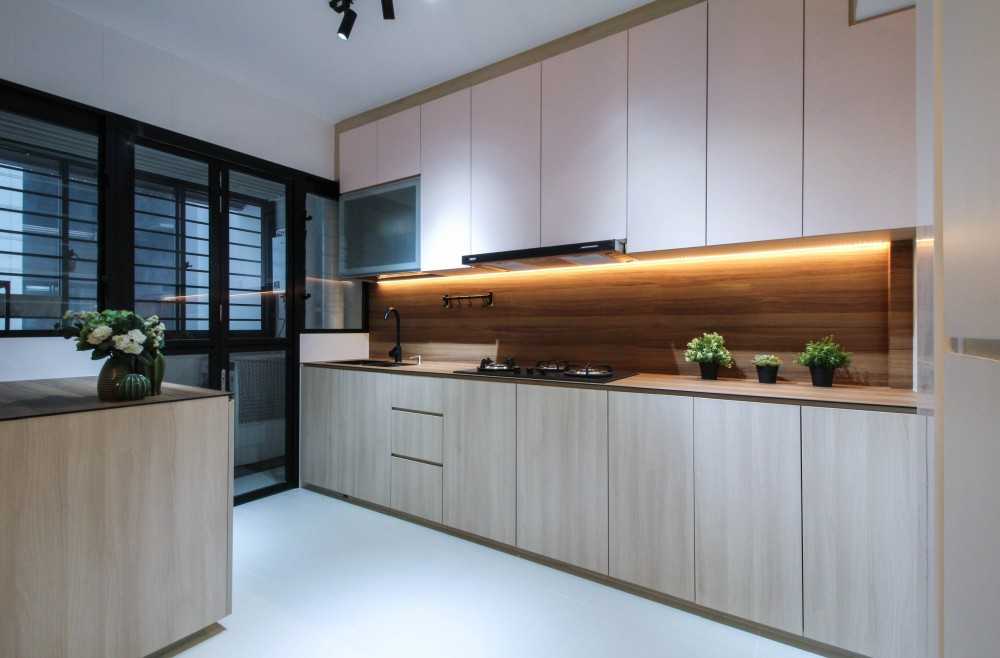 Contemporary Kitchen with Open Kitchen and Kitchen Backsplash