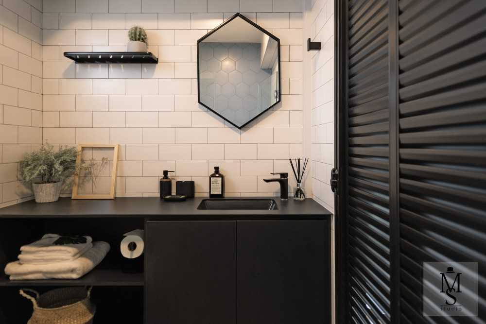 Scandinavian Bathroom with Countertop and Mirror