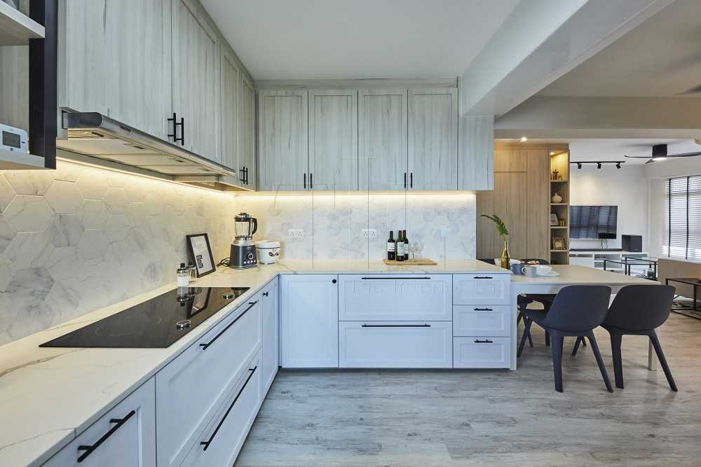 Minimalist Kitchen with Countertop and Open Kitchen
