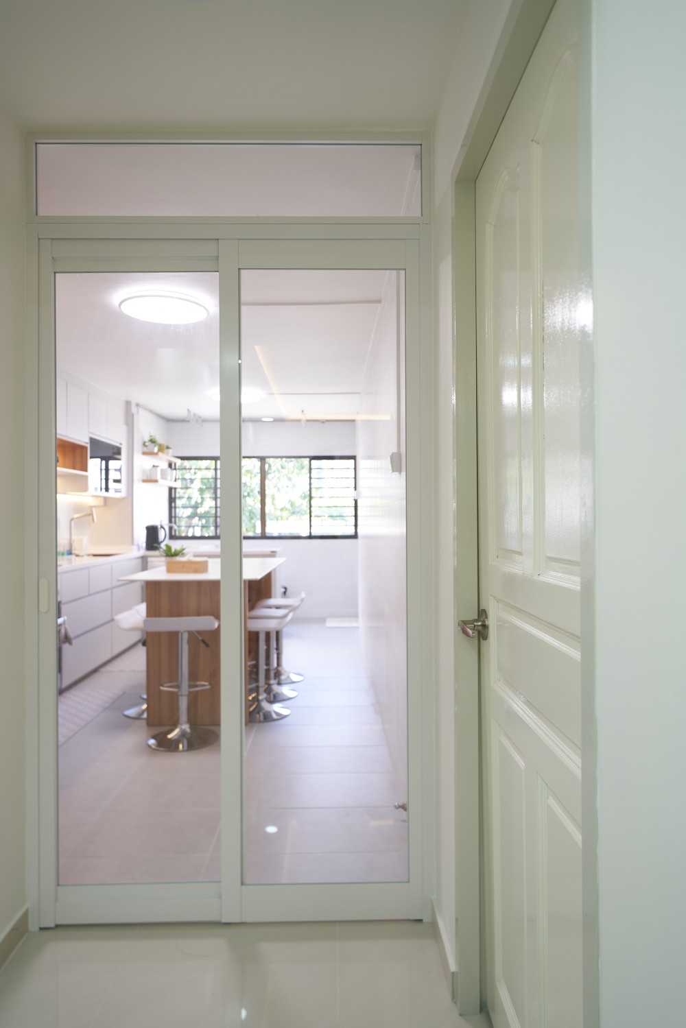 Contemporary Kitchen with Countertop and Kitchen Island