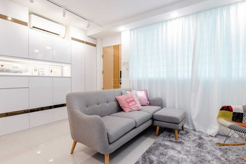 Contemporary Living Room with Bookshelf and Homogeneous Tiles