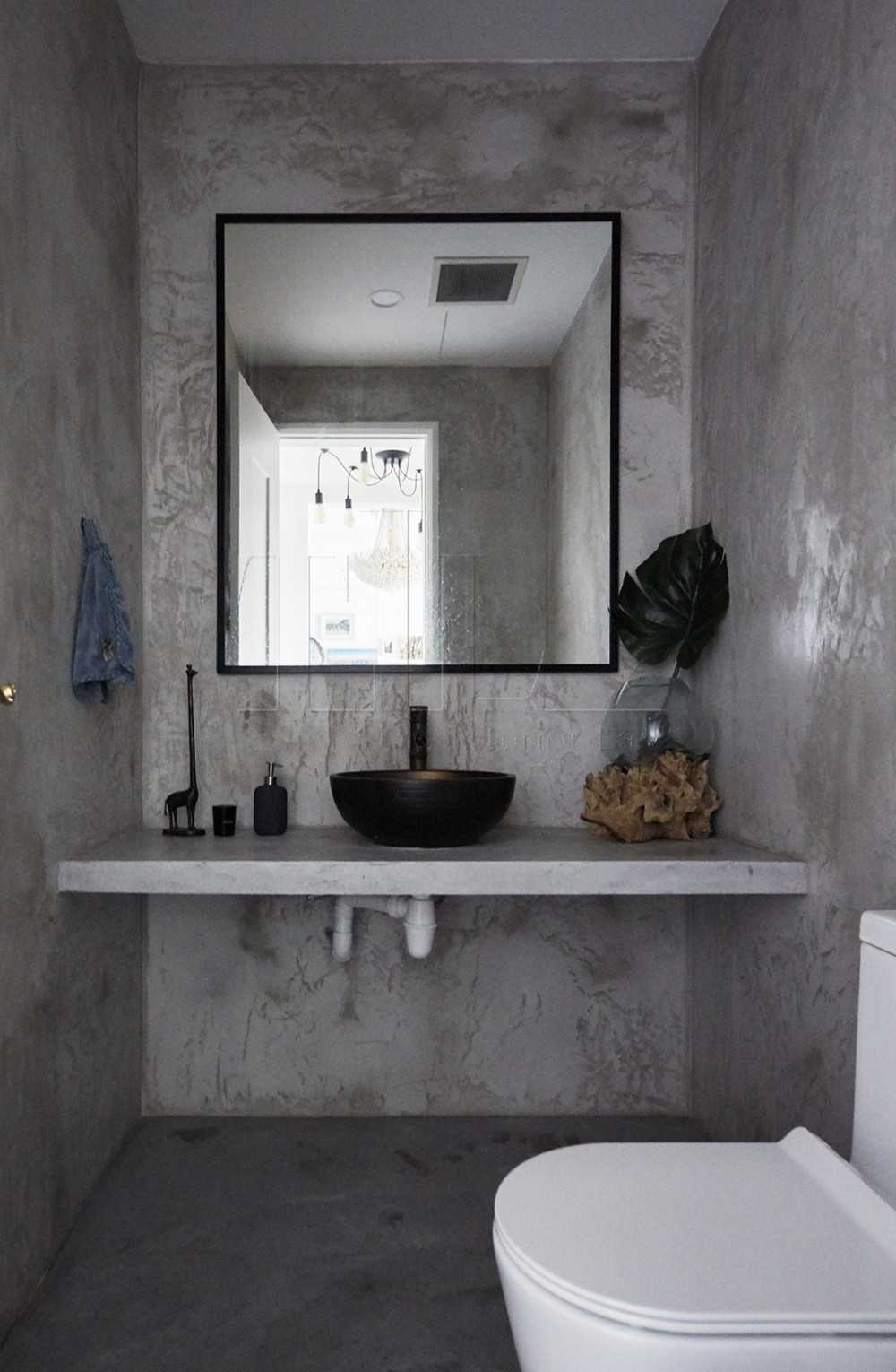 Contemporary Bathroom with Cement Floor and Mirror