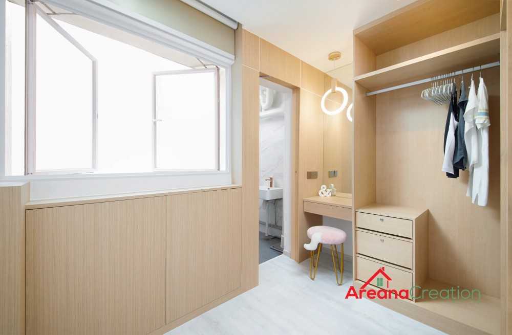 Modern Bedroom with Wood Flooring and Wardrobe