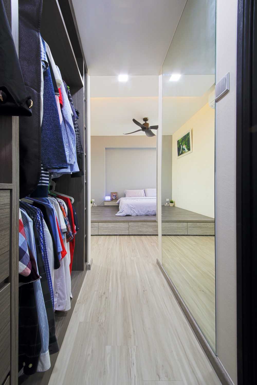 Minimalist Bedroom with Vinyl Flooring and Wardrobe