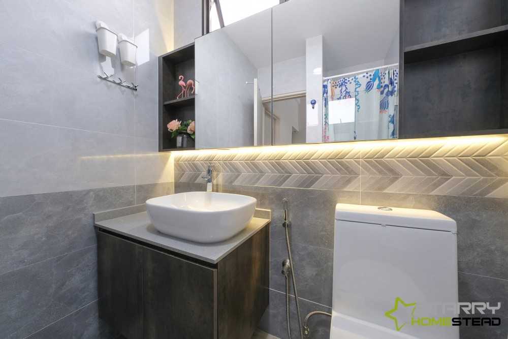 Modern Bathroom with Mirror and Vanity Counter