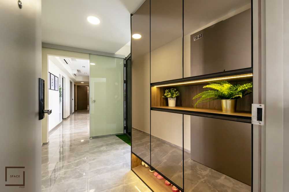 Modern Entryway with Mirror and Shoe Rack