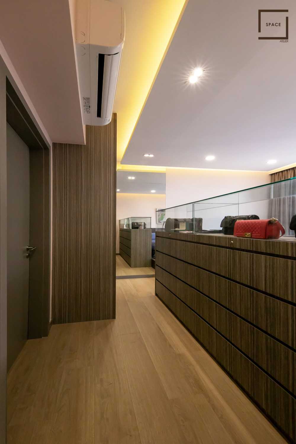 Modern Bedroom with Vinyl Flooring and Wardrobe