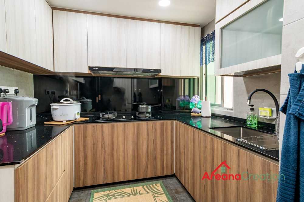 Contemporary Kitchen with Homogeneous Tiles and Wood Flooring