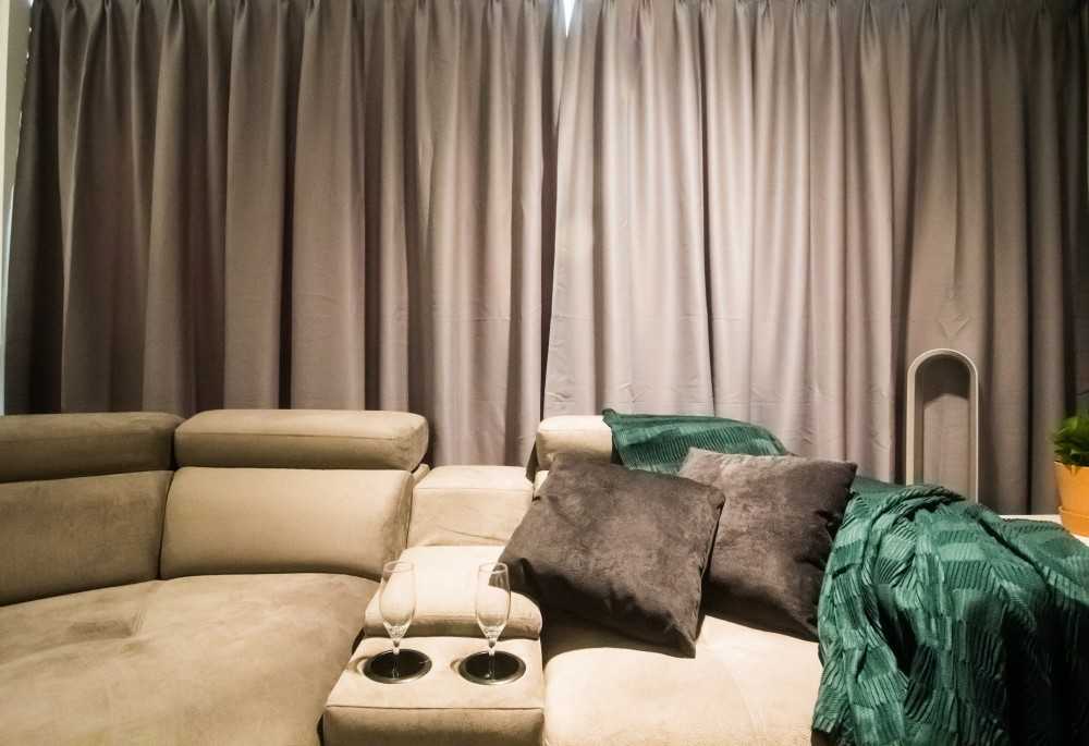Modern Living Room with Settee and Sofa