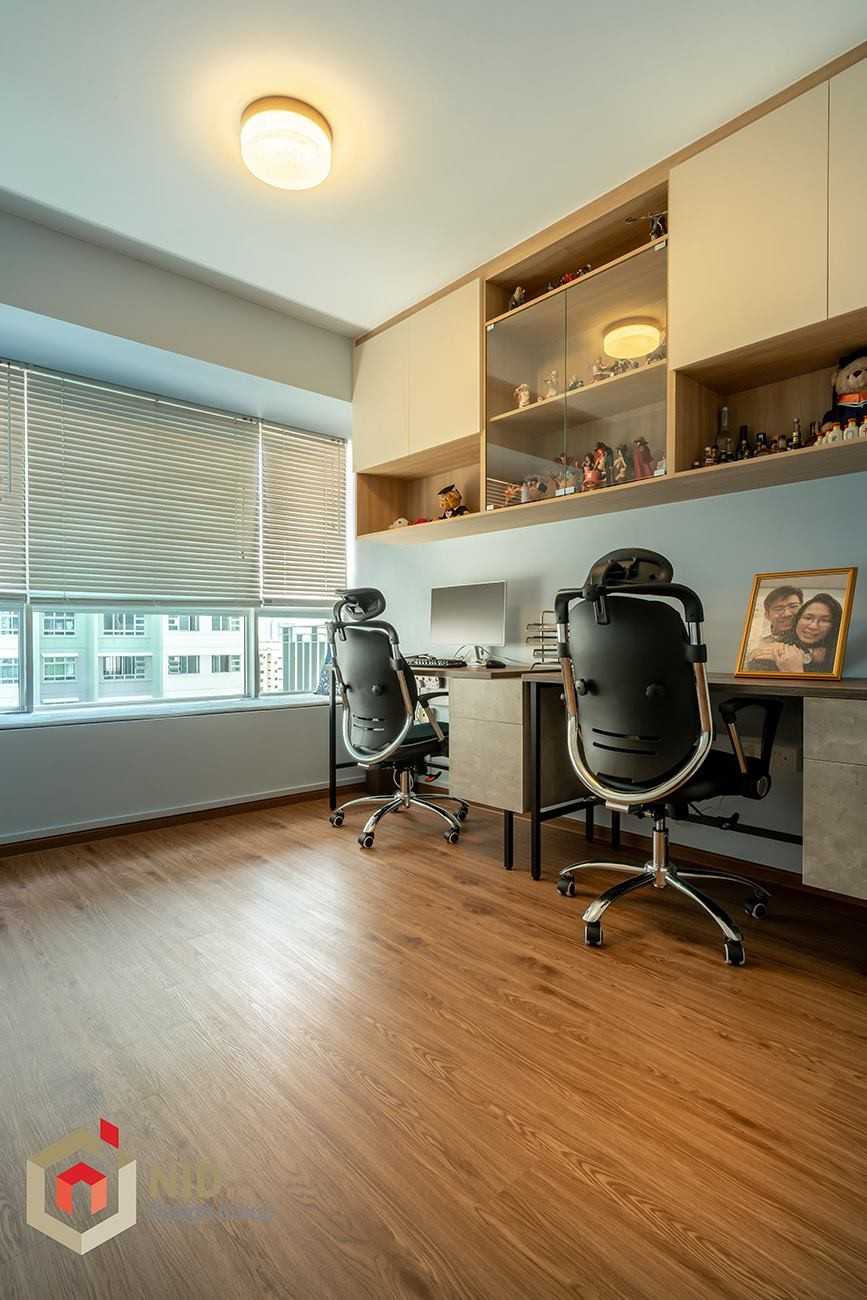 Minimalist Home Office with Bookshelf and Desk