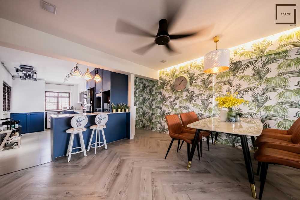 Modern Living Room with Drop Ceiling and Dining Table