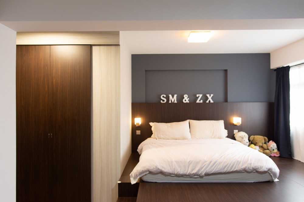 Modern Bedroom with Platform Bed and Ceiling Light