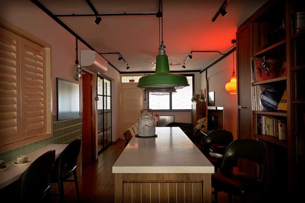 Vintage Dining Room with Bar Counter and Lighting