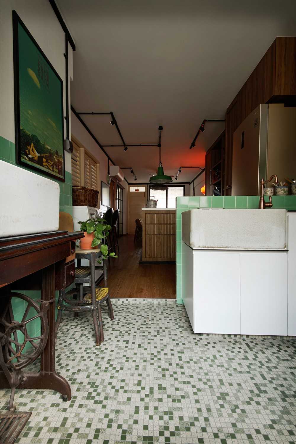 Vintage Kitchen with Kitchen Tap and Porcelain Tiles