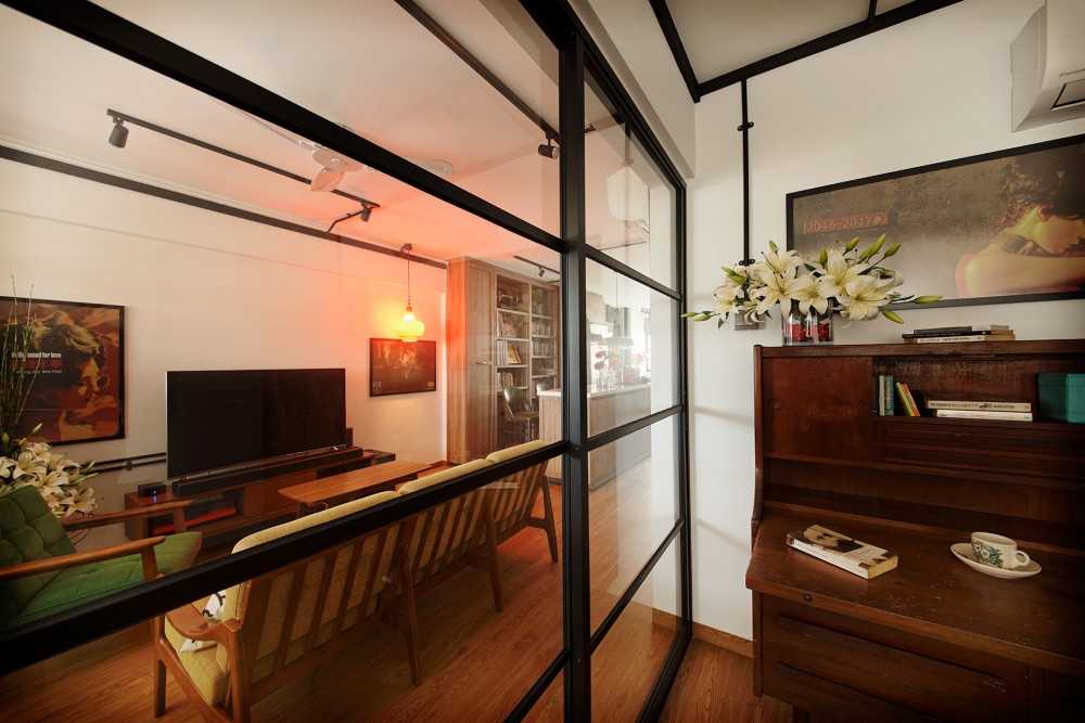 Vintage Living Room with Wood Flooring and Sofa