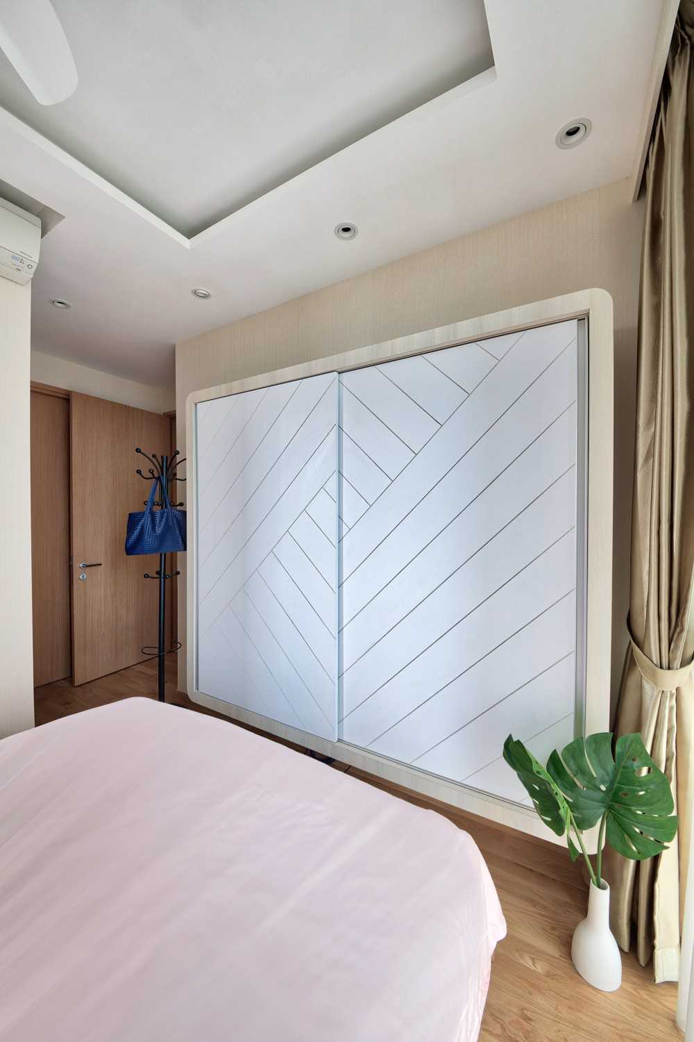 Scandinavian Bedroom with Wardrobe and Sliding Wardrobe