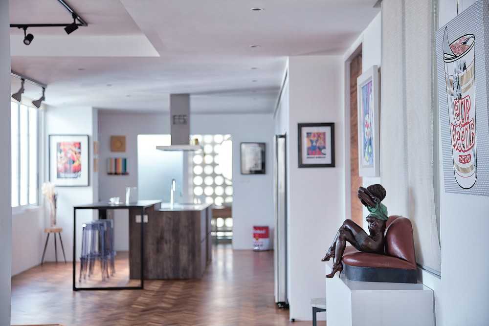 Contemporary Kids Room with Bar Counter and Bar Stool