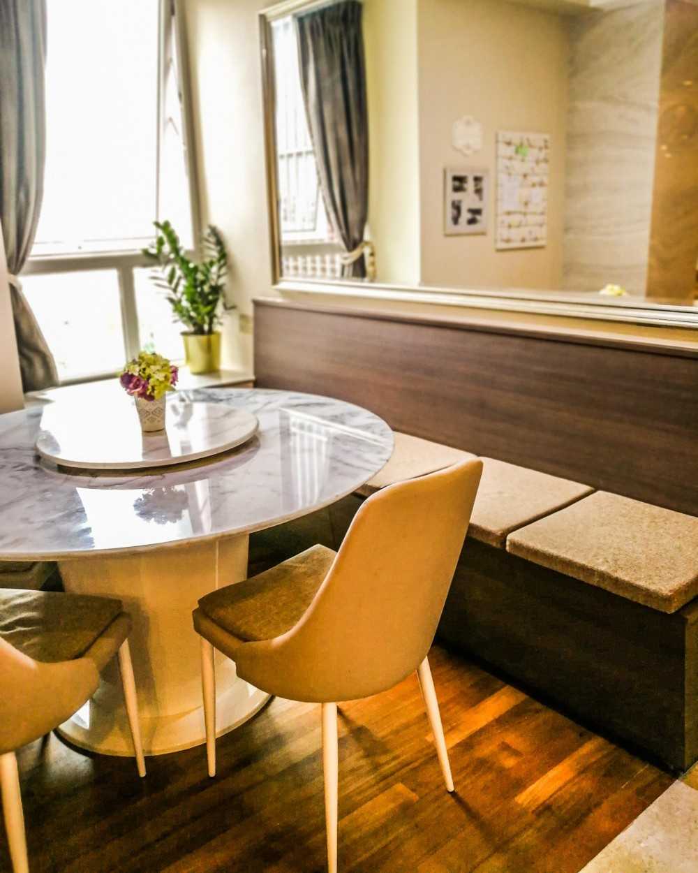 Modern Dining Room with Mirror and Curtain
