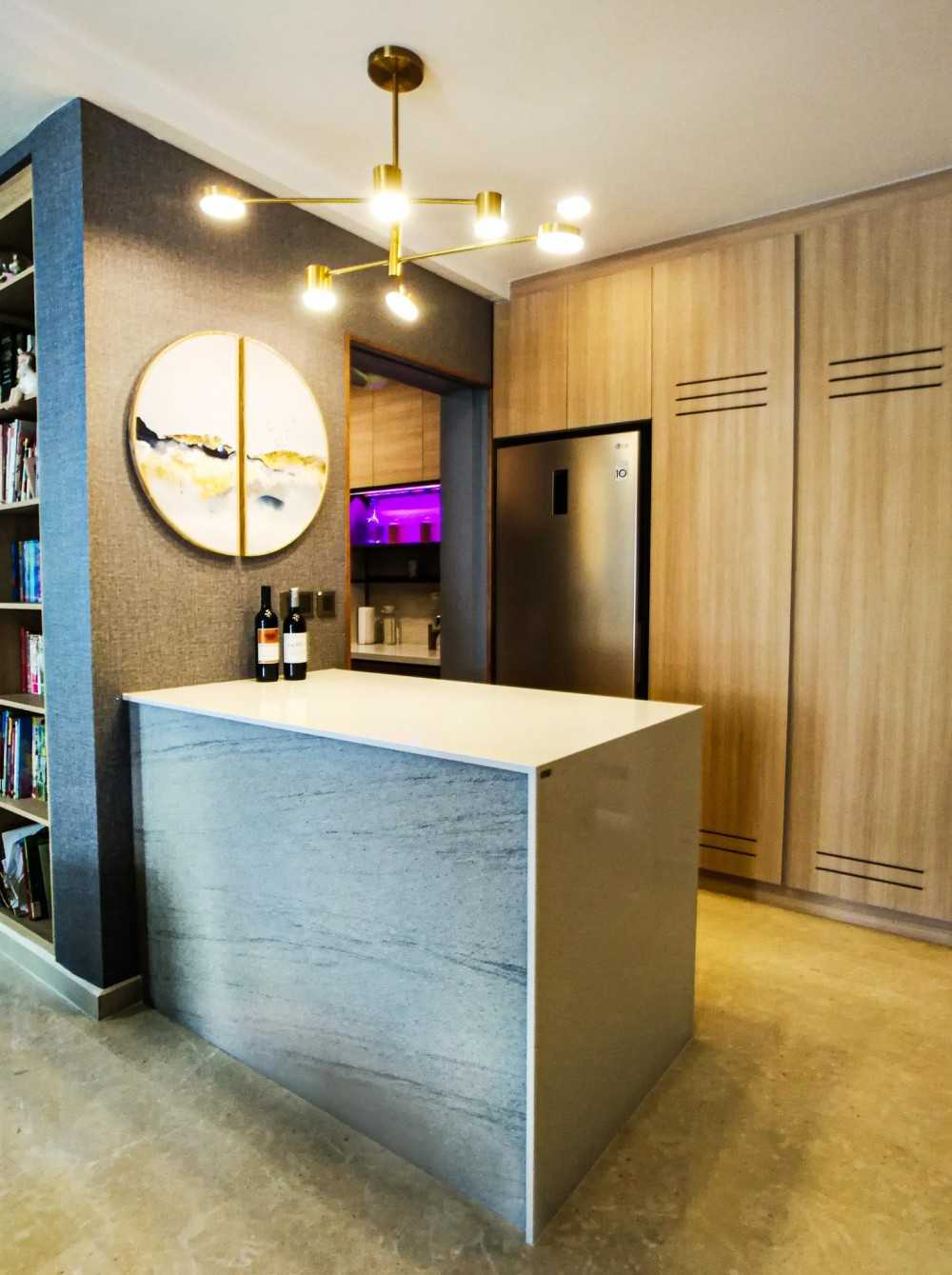 Modern Home Bar with Countertop and Bar Counter