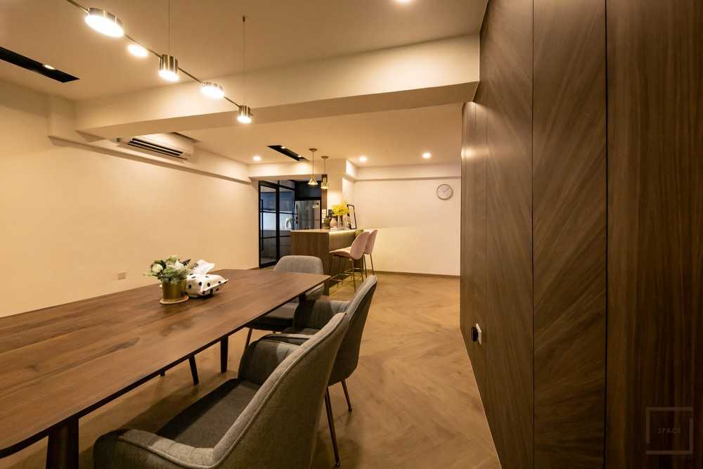 Scandinavian Dining Room with Drop Ceiling and Dining Table