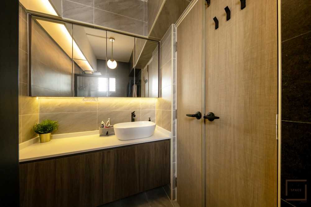 Scandinavian Bathroom with Mirror and Shower Screen