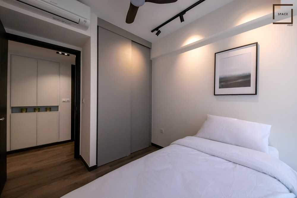 Contemporary Bedroom with Vinyl Flooring and Wardrobe