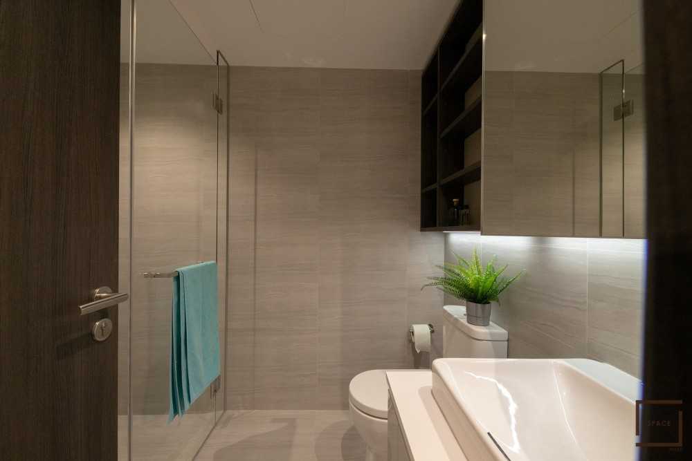 Contemporary Bathroom with Mirror and Bathroom Mirrors