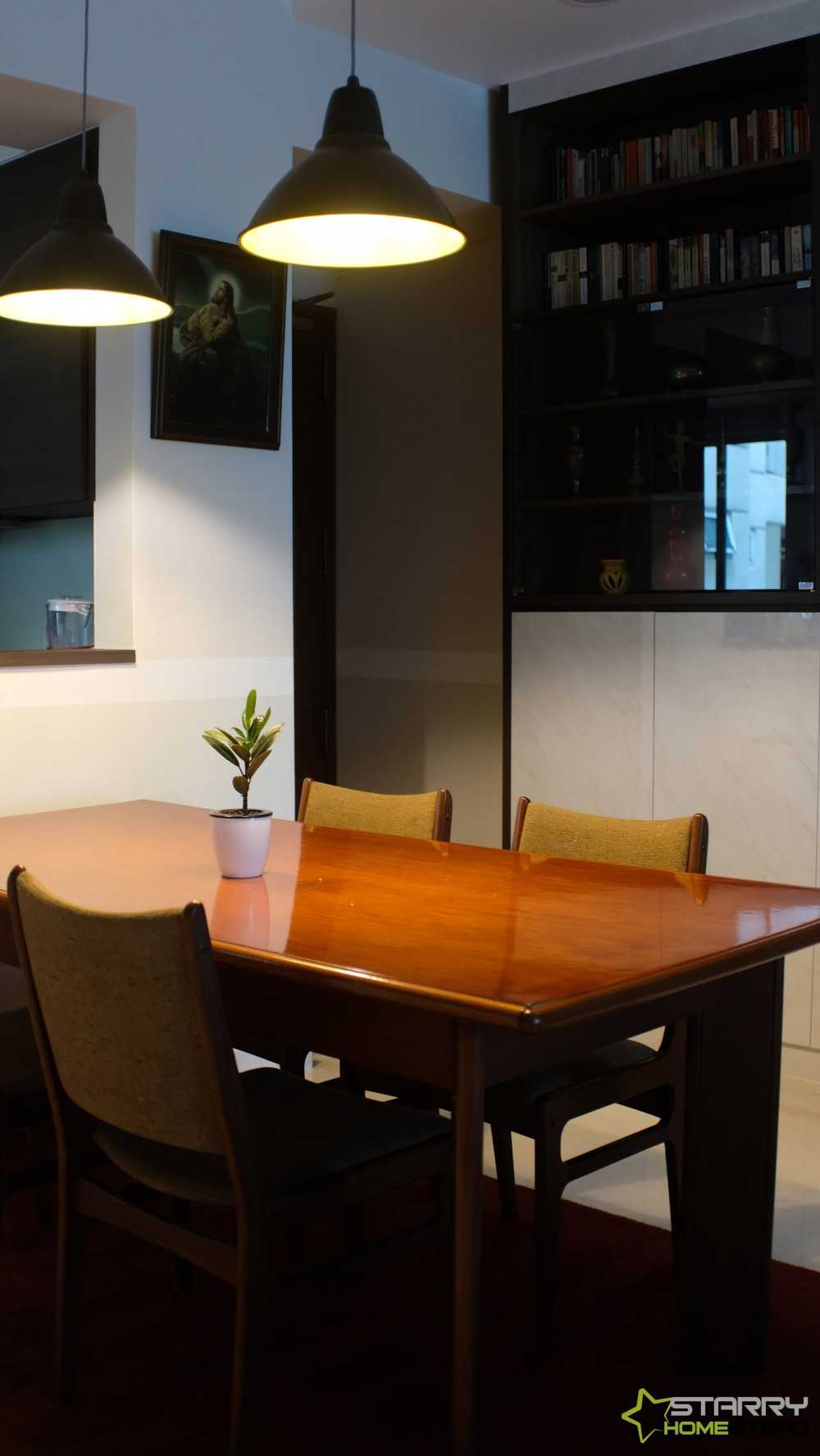 Modern Dining Room with Dining Table and Dining Chairs