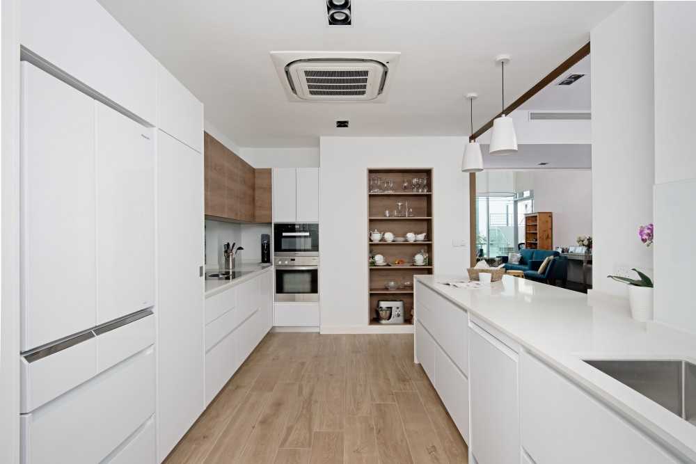 Contemporary Kitchen with Countertop and Kitchen Island