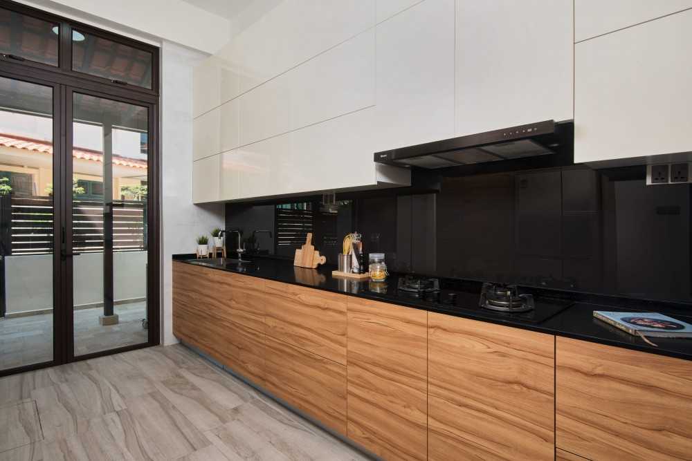 Contemporary Kitchen with Countertop and Cupboard