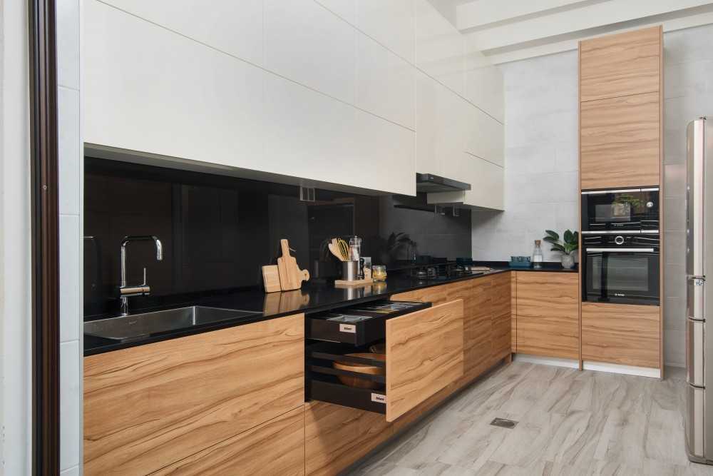 Contemporary Kitchen with Vinyl Flooring and Cupboard