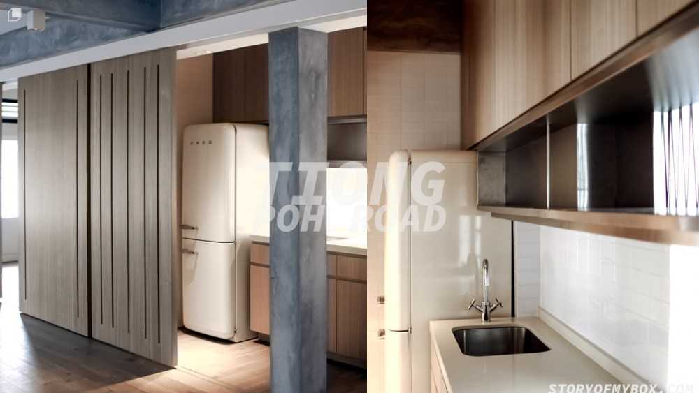 Minimalist Kitchen with Countertop and Wood Flooring