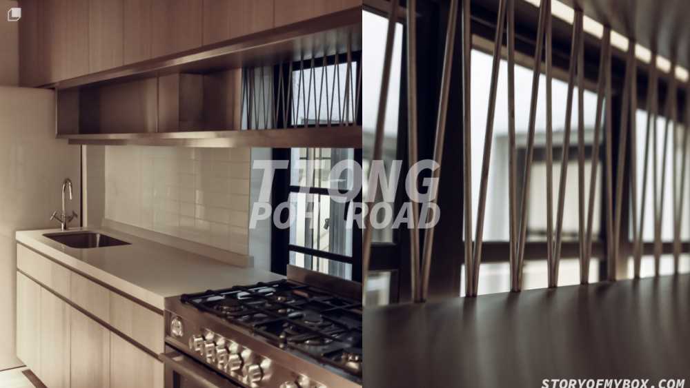 Minimalist Kitchen with Mosaic and Open Kitchen