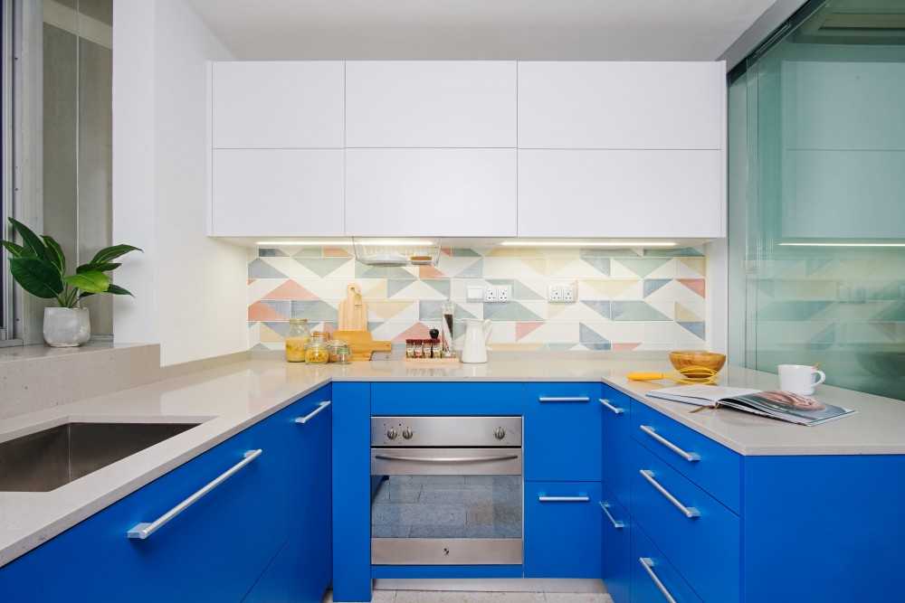 Eclectic Kitchen with Countertop and Breakfast Counter