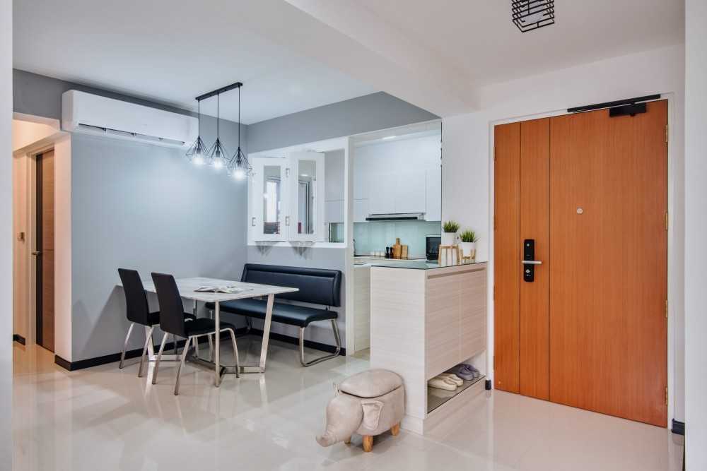 Contemporary Dining Room with Dining Table and Seating Bench
