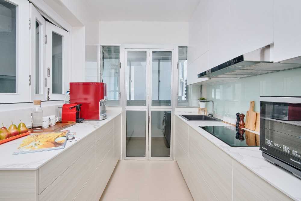 Contemporary Kitchen with Countertop and Kitchen Window