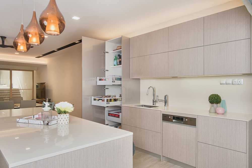 Contemporary Kitchen with Countertop and Kitchen Island