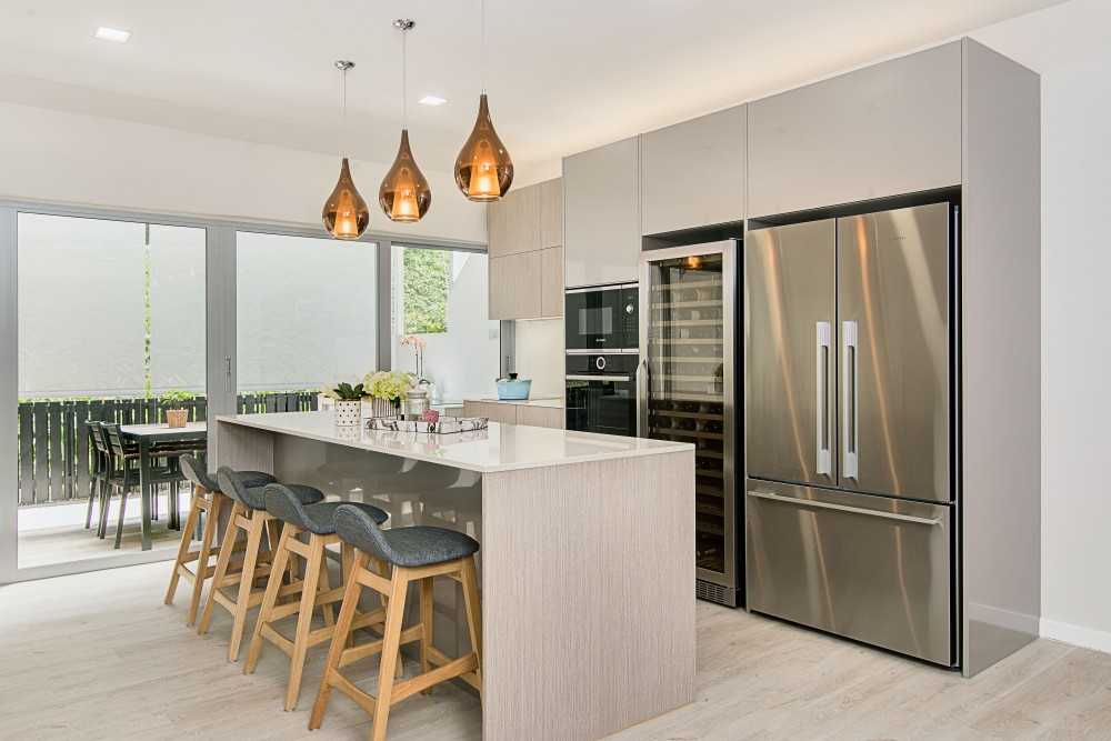 Contemporary Kitchen with Countertop and Kitchen Island