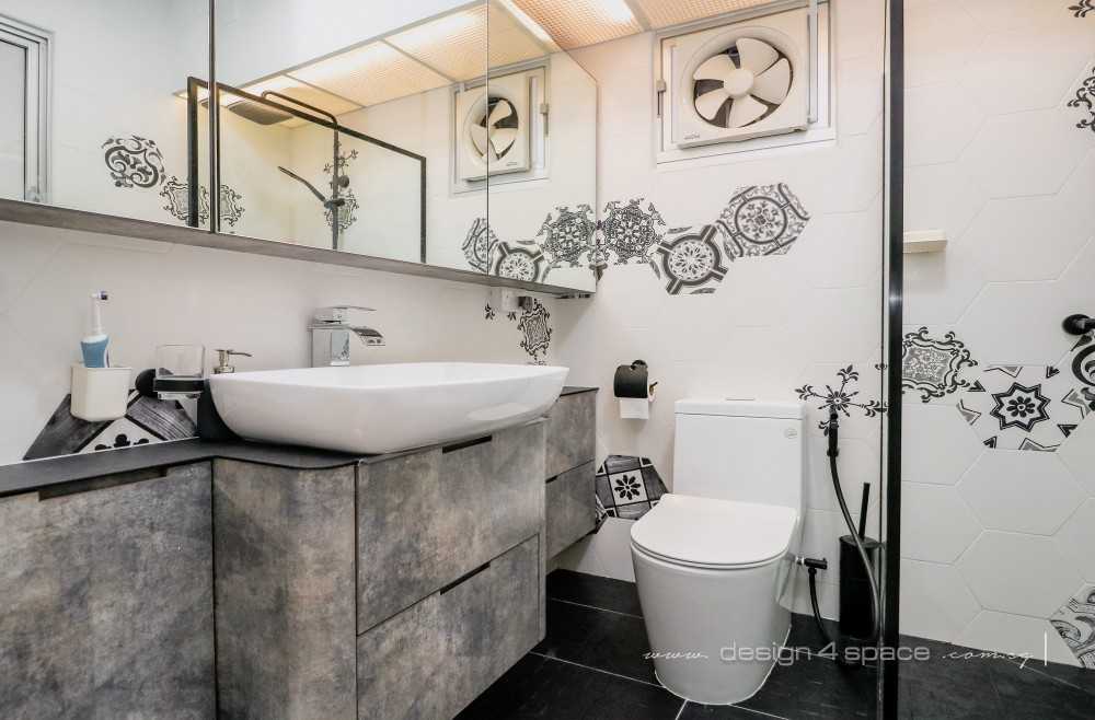 Scandinavian Bathroom with Parquet Floor and Rainshower