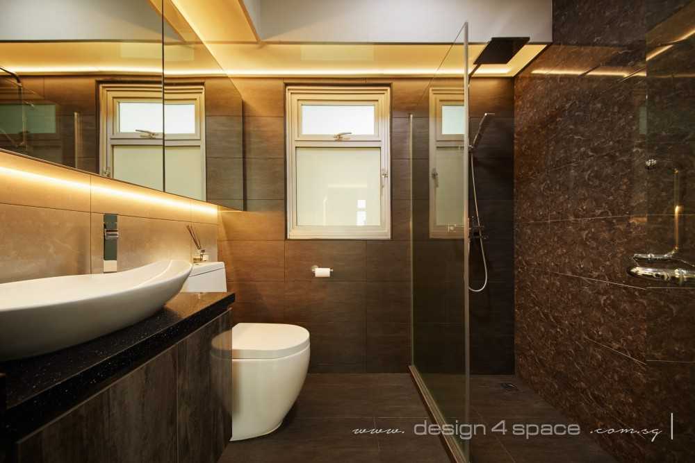 Modern Bathroom with Mirror and Bathtub