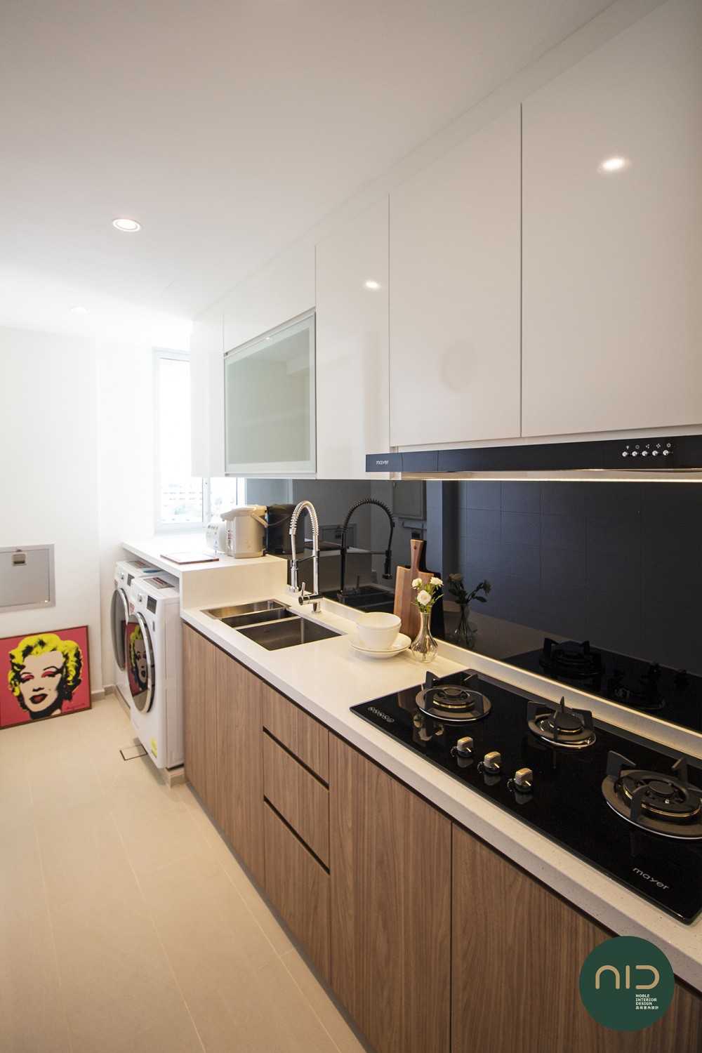 Modern Kitchen with Countertop and Homogeneous Tiles