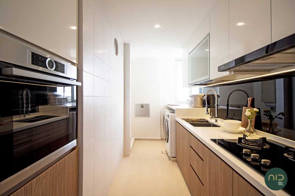 Modern Kitchen with Countertop and Homogeneous Tiles